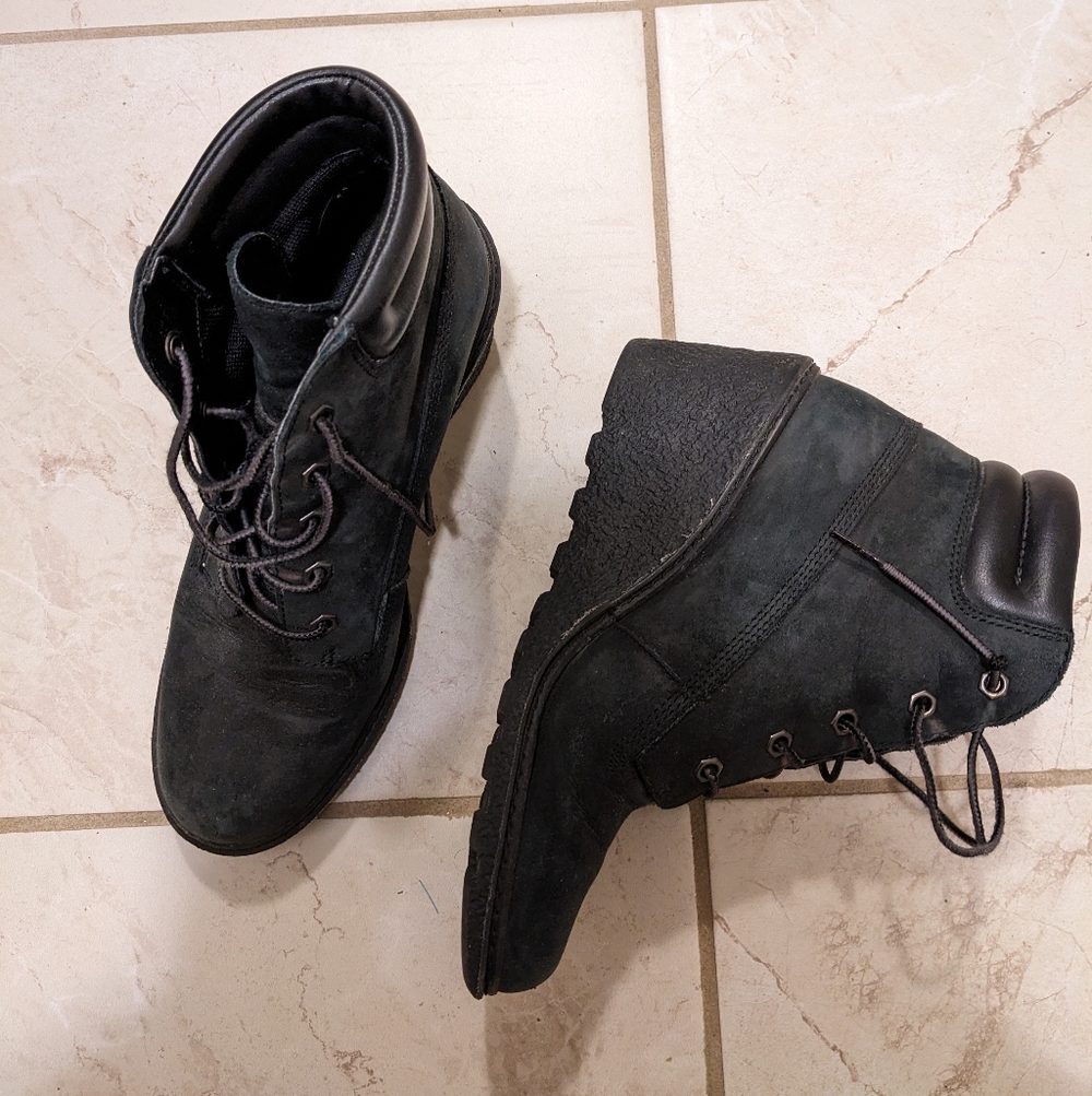Timberlands - Picture 1 of 4
